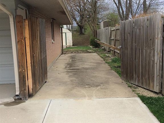 3rd image of 6859 Hubbard Dr