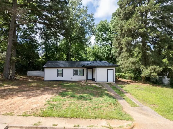 158 E Morris St, Lone Star, TX 75668