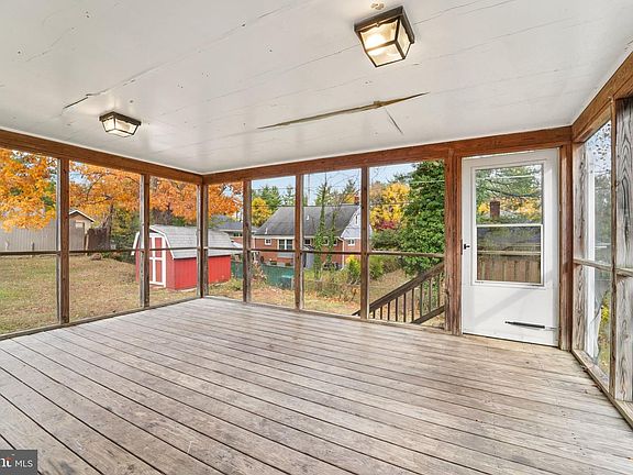 2nd image of 503 Nassau St