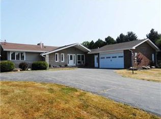 283 Lake Rd, Ontario, NY 14519