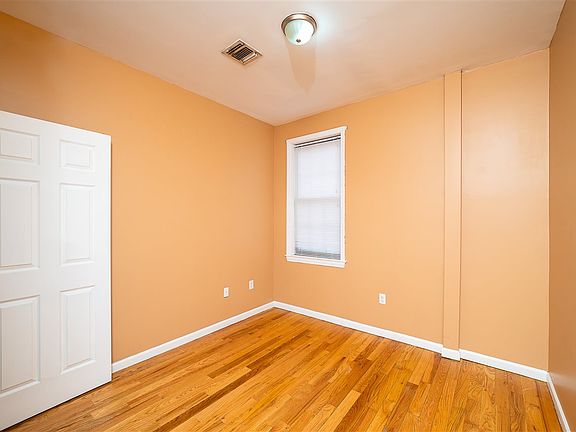 2nd image of 248 Duncan Ave Floor 3