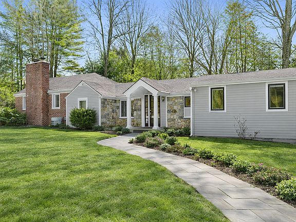 2nd image of 815 Valley Rd