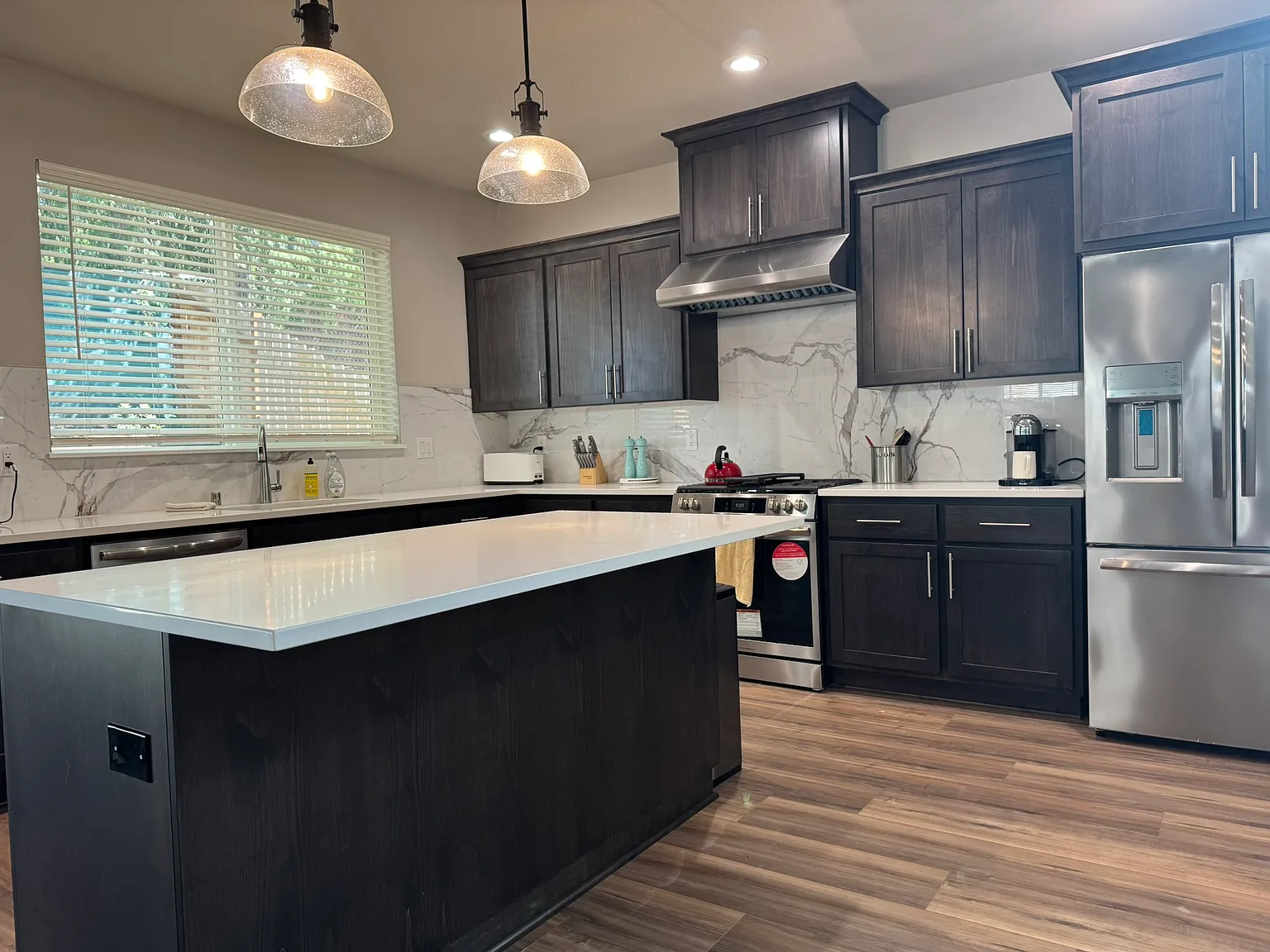 4 bed, 2956 sqft, $7,500 — Photo 2