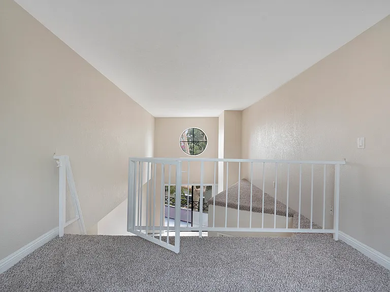The Jeremy Apts — Photo 13