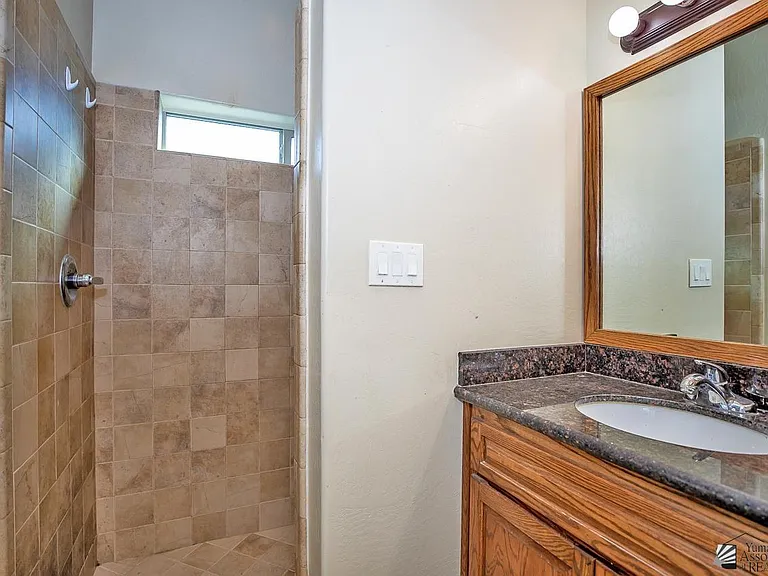 2545 S 41st Ave — Photo 17