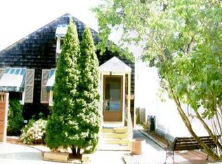 70-72 Oak St, New Bedford, MA 02740