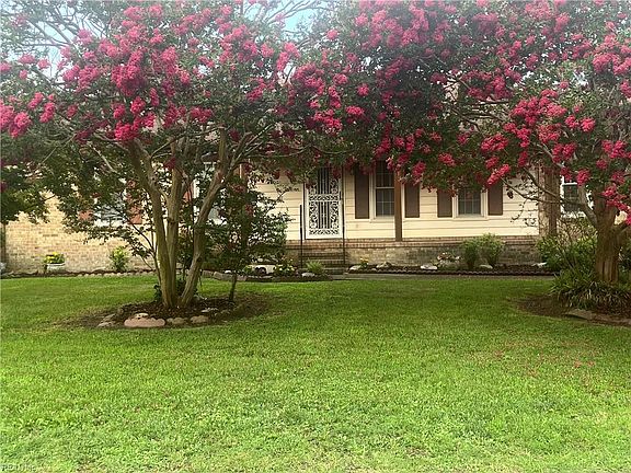 2nd image of 2113 Quaker Pl