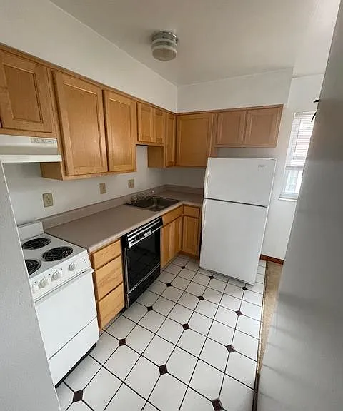 422 S Henderson St — Photo 1