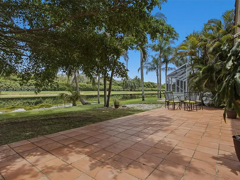 411 Bermuda Springs Dr — Photo 29