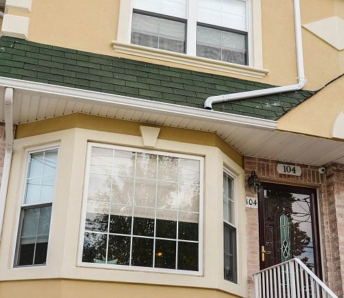 3rd image of 104 Pitney Ave
