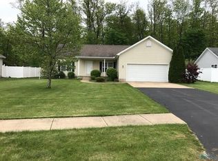 122 Nathan Dr, Clyde, OH 43410