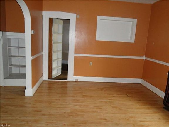 5th image of 159 Maywood Dr