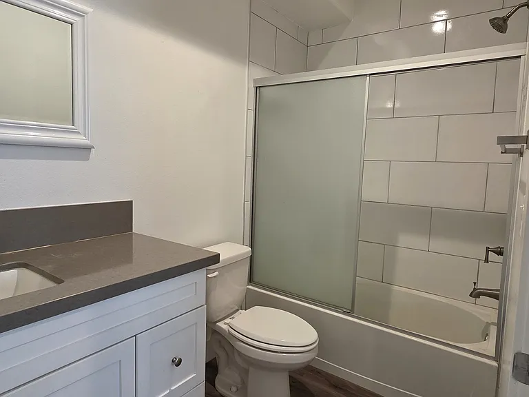 5632 Willowcrest Ave #202 — Photo 5