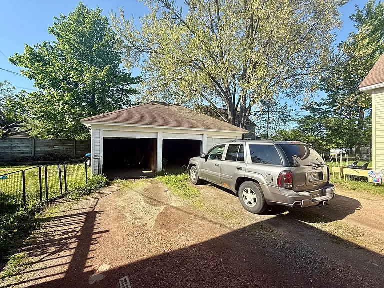 525 Porter St — Photo 11