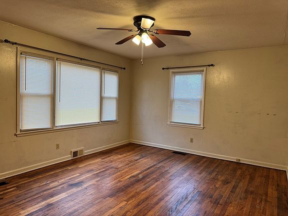 4th image of 103 Parkwood Dr