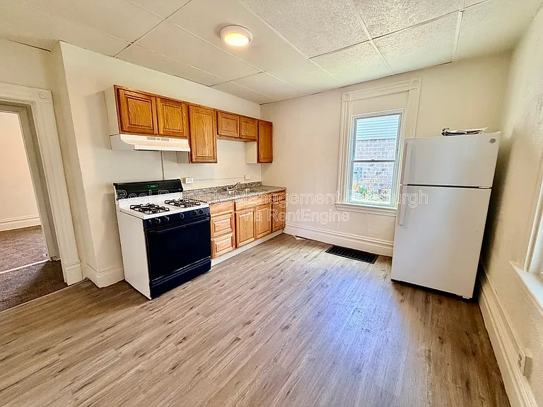 405 Main St — Photo 5