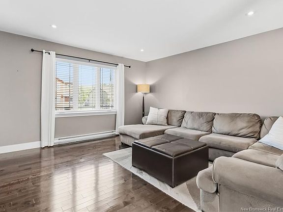 5th image of 65 Belle Foret St