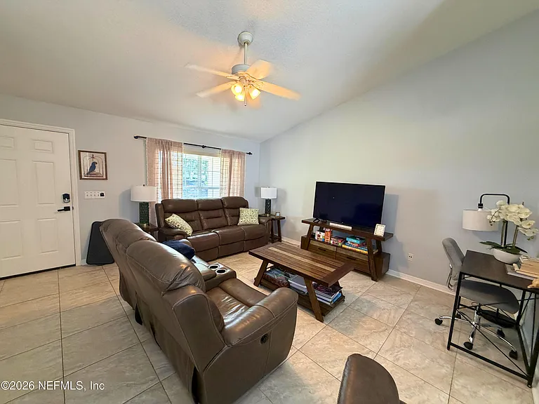 152 Meadow Ave — Photo 6