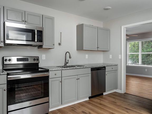 5th image of 2601 5th Ave E