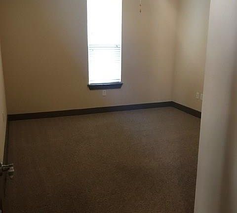 5th image of 2504 Thomas Ave APT 224