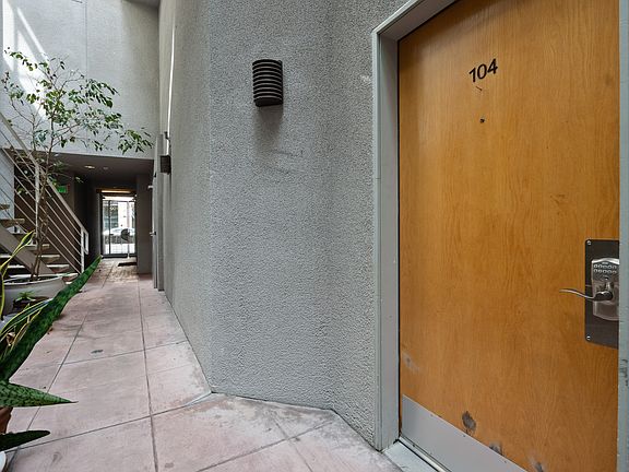 4th image of 602 W Fir St Unit 104