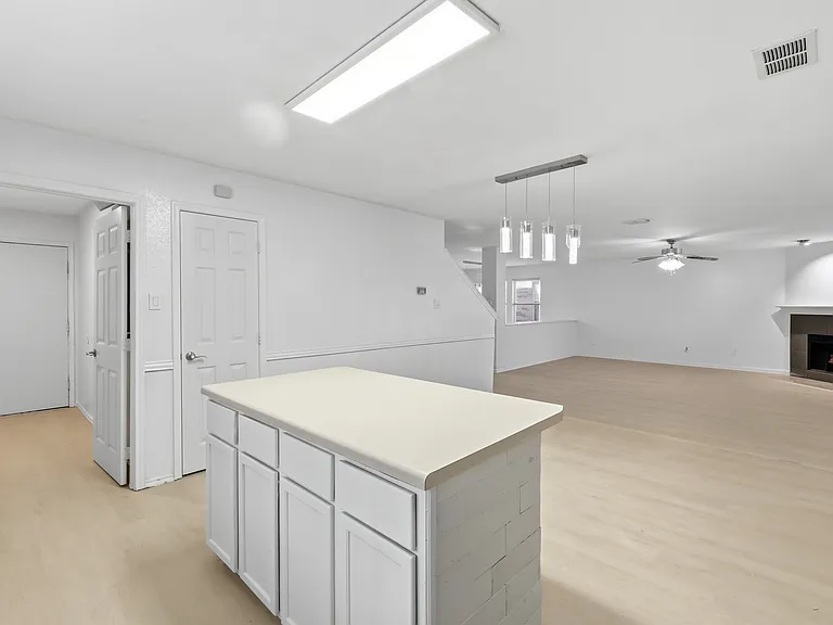 417 Niagara Falls Dr — Photo 16