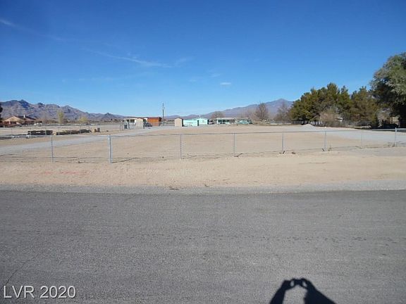 4th image of 250 Melanie Cir