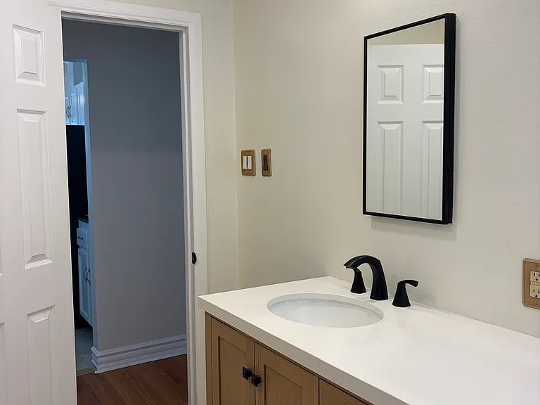 515 N Gardner St #515 — Photo 8