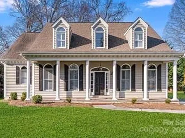 1108 Randolph Oaks Ct, Charlotte, NC 28211