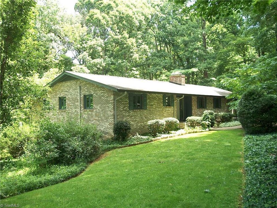 1st image of 204 Nutwood Dr