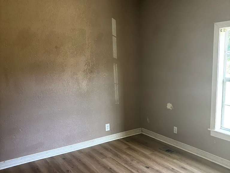 122 S Dixon Ave — Photo 12