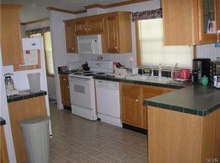 4194 Independence Ln, Walnutport, PA 18088