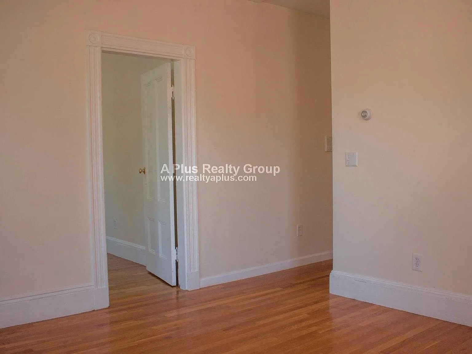 4 bed, $3,200 — Photo 4