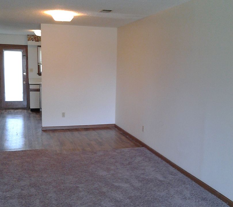 1st image of 2512 Southridge Dr APT C