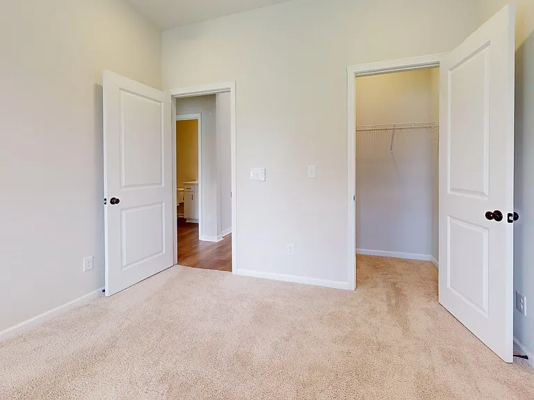 632 Shropshire Dr — Photo 7