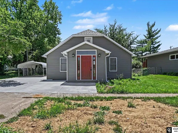 1011 M St, Tekamah, NE 68061