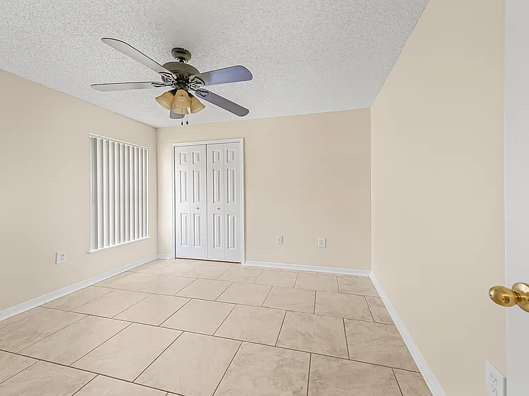 2941 Saint James Ln — Photo 21