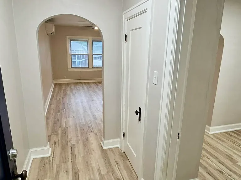 Bellevue Park Apartments — Photo 14