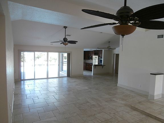 3rd image of 422 River View Ln