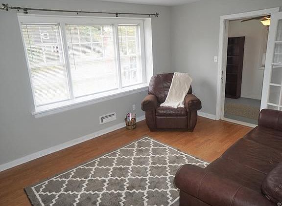 5th image of 1309 Camden Dr