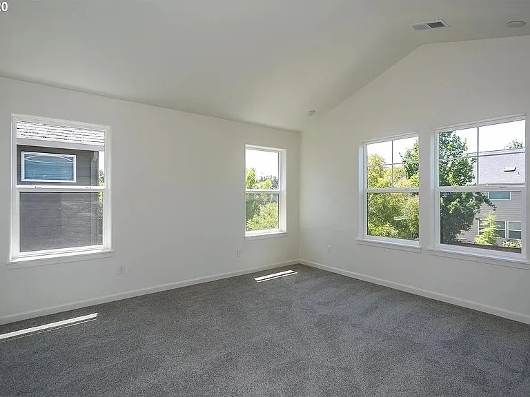 153 NE Porto Way — Photo 7