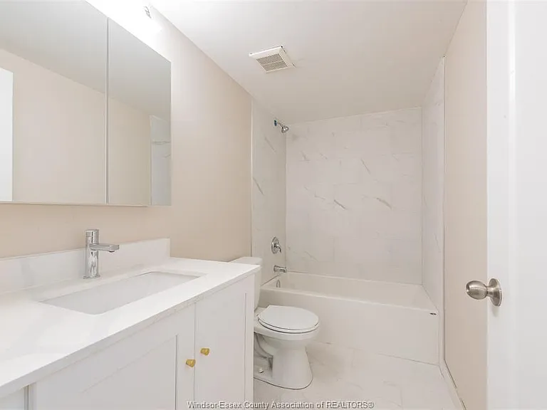 912 Hall Ave — Photo 28