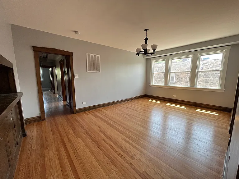 5644 N Artesian Ave #1 — Photo 5