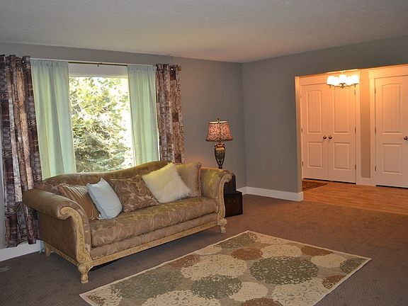 2nd image of 3267 Londonderry Ave