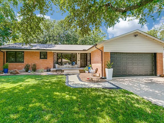 2nd image of 318 Ruth St