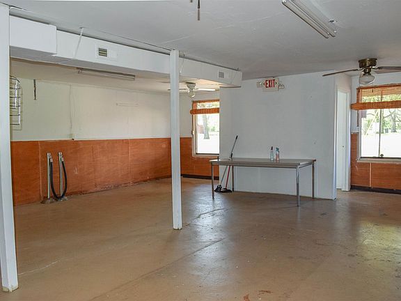 2nd image of 3401 Knight Dr