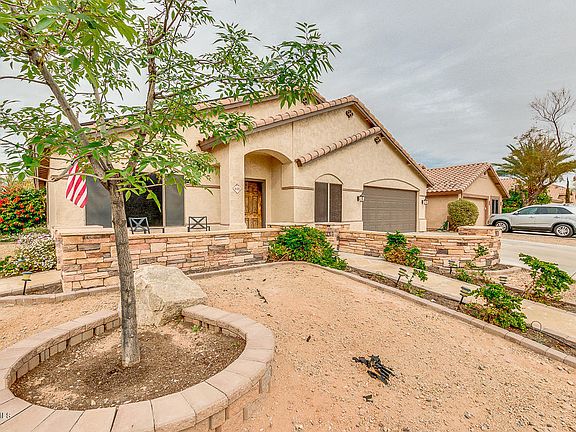 2nd image of 430 E Arabian Dr