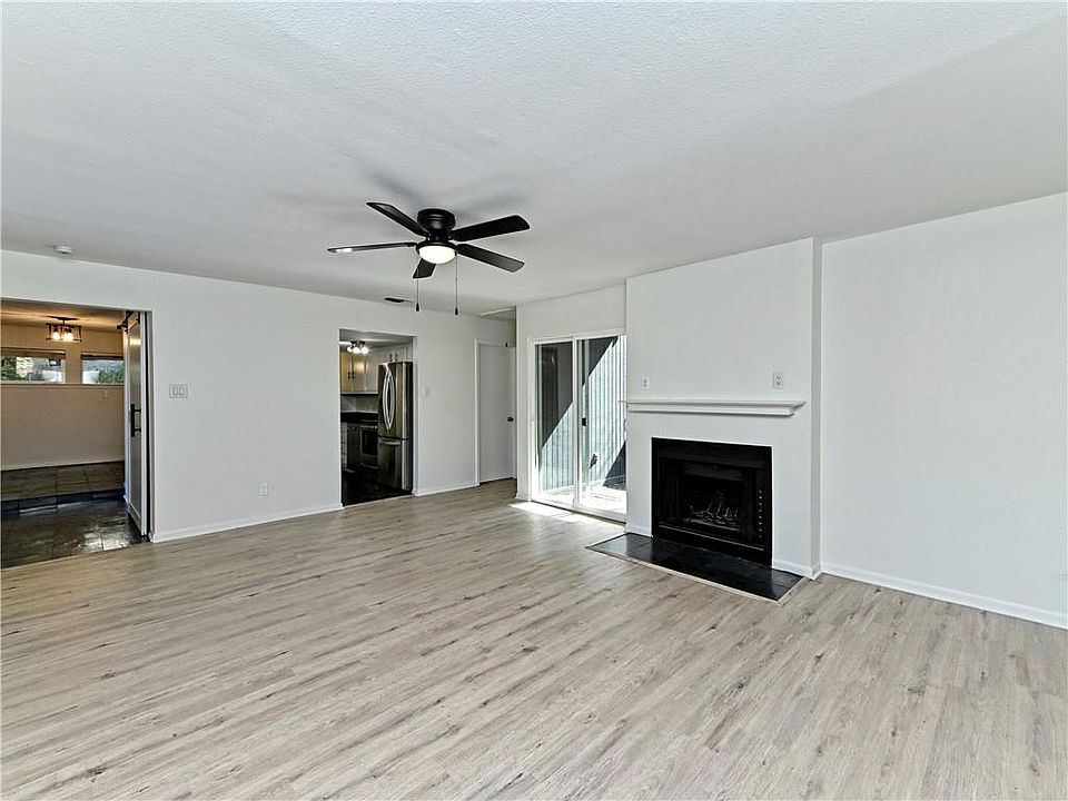 Living, dinning & kitchen.