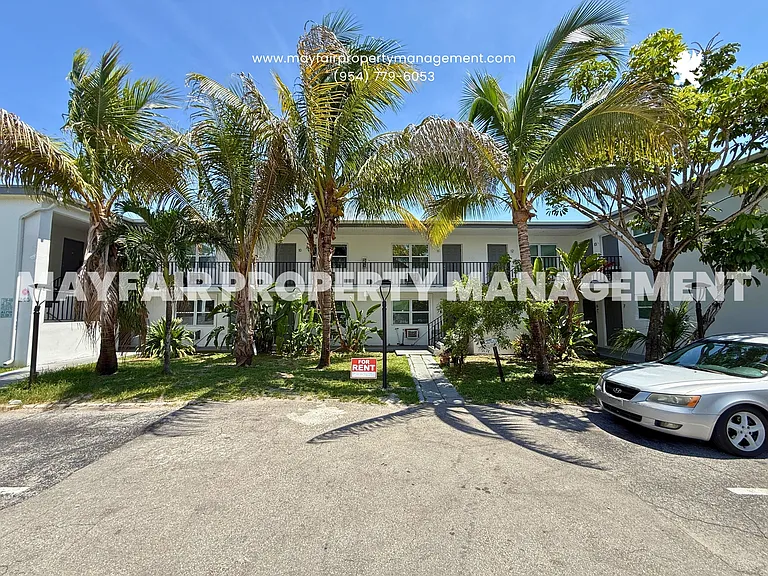 240 SW 8th St #10 — Photo 20
