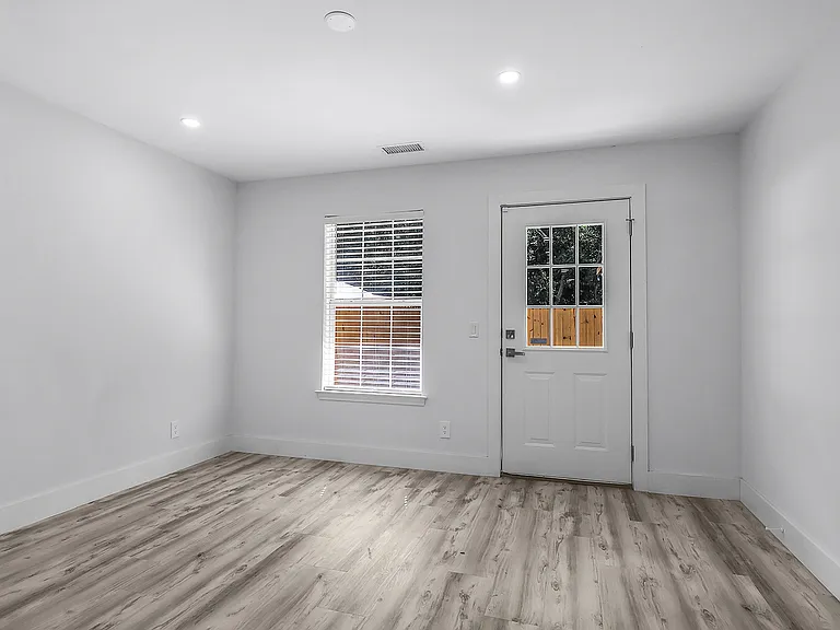 11903 Apache Ave #3 — Photo 17